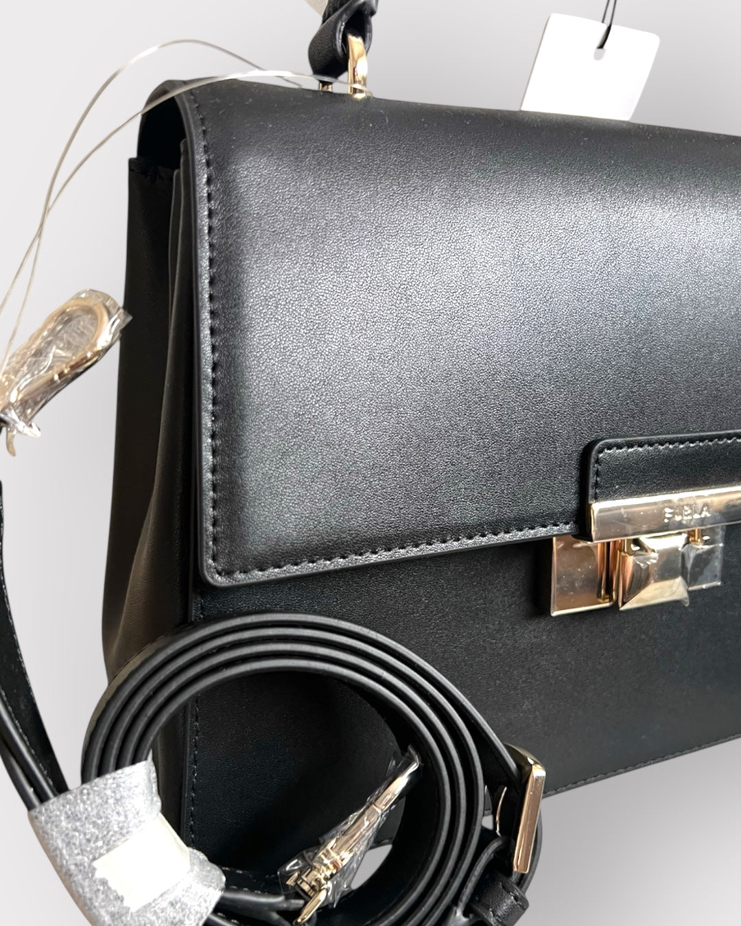 Geantă Furla Minerva S Satchel – Vitello Andromeda UNI Nero Galvancia (Piele Naturală Neagră)